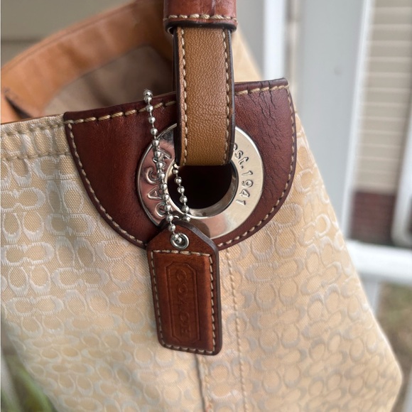 Coach Hampton 2008 Hobo Cream and Brown Shoulder Bag - Picture 7 of 10